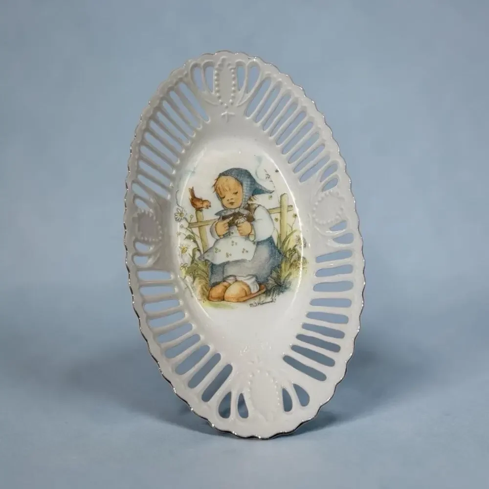 VTG M.J. Hummel Germany Reticulated Plate Collectible Decor Nostalgic Trinket